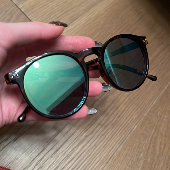 Tortoise Brown Green Reflective Lens Round Sunglasses - Picture 8 of 17